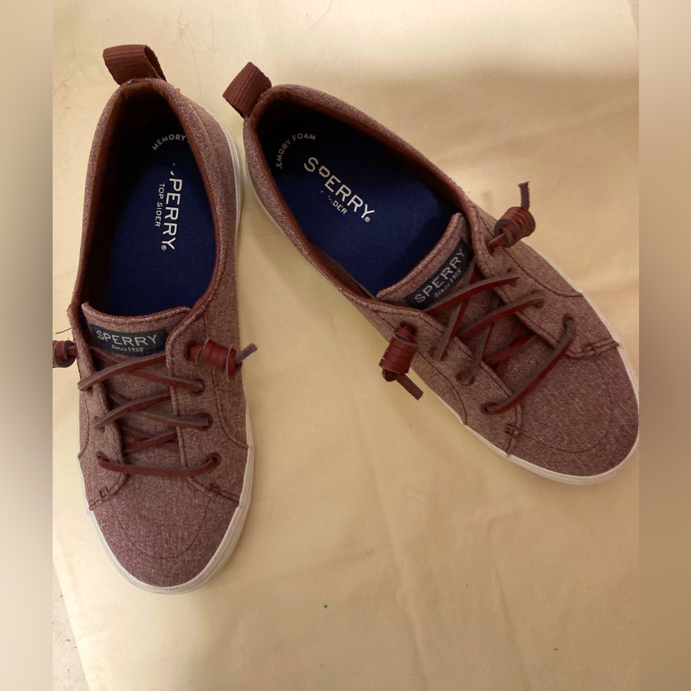Sperry Topsider Shoes Size 7 Like new plum color